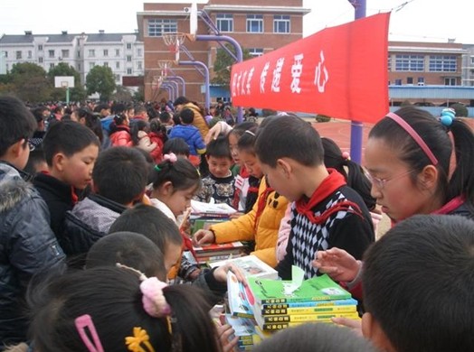 梅李镇人口_梅李镇第三届人民代表大会第一次会议隆重召开