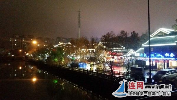 据了解,随着盐河巷二期的开街,市民及外地游客不仅可享灯火璀璨的西盐