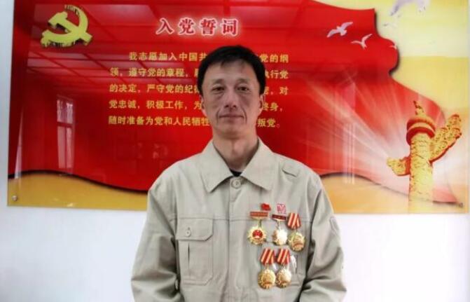 道德模范在身边 | 徐海：23年甘做“路灯卫士”
