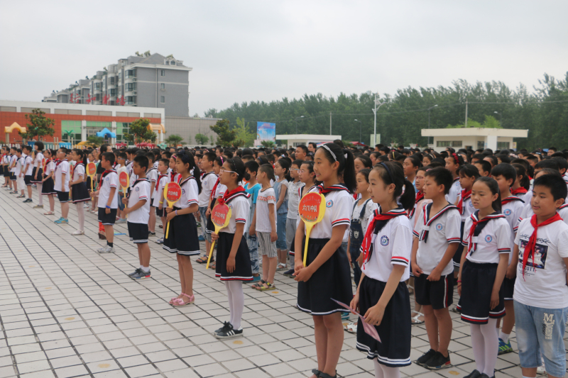 响水县第一小学举行2016届毕业典礼