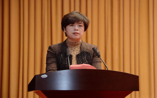 泗阳县县委副书记,县长刘海红宣读《全民阅读倡议书》
