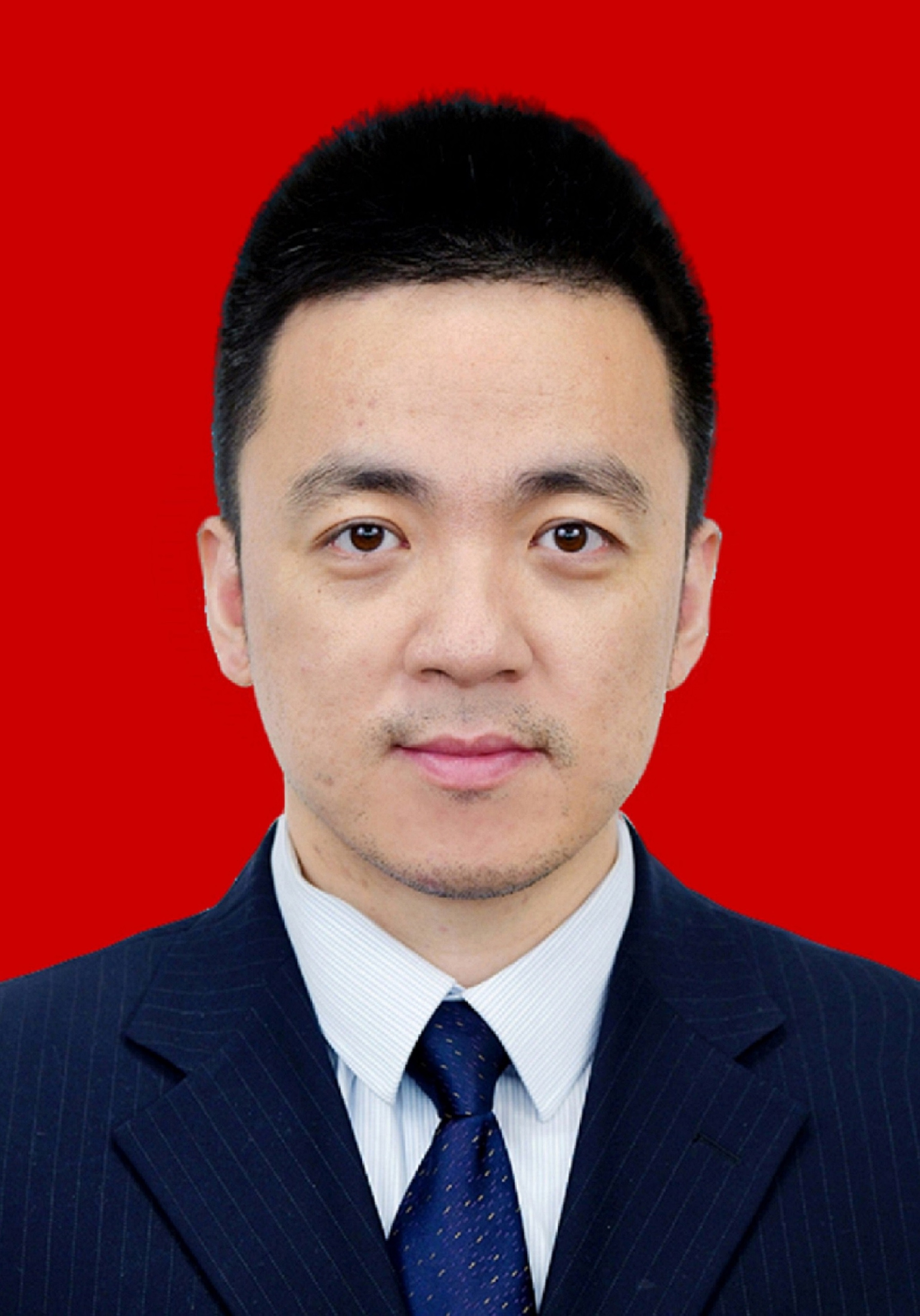 陈 堃.jpg